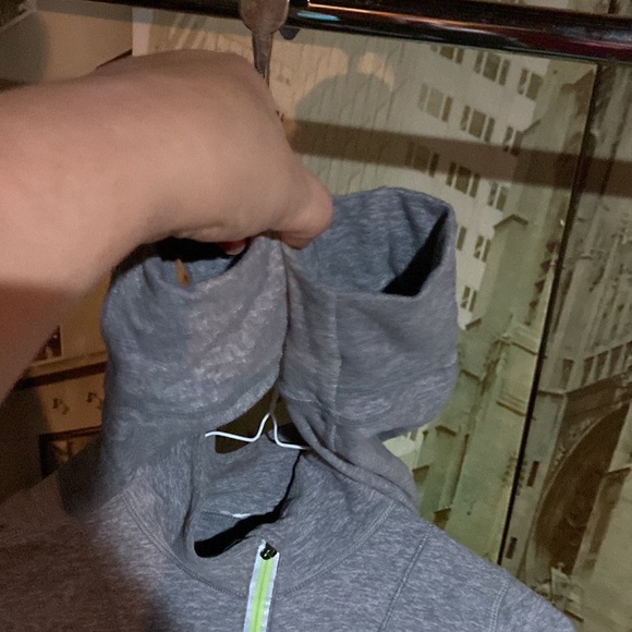 EUC woman’s size 2 Ivivva by Lululemon Define jacket super cute! - Picture 9 of 10